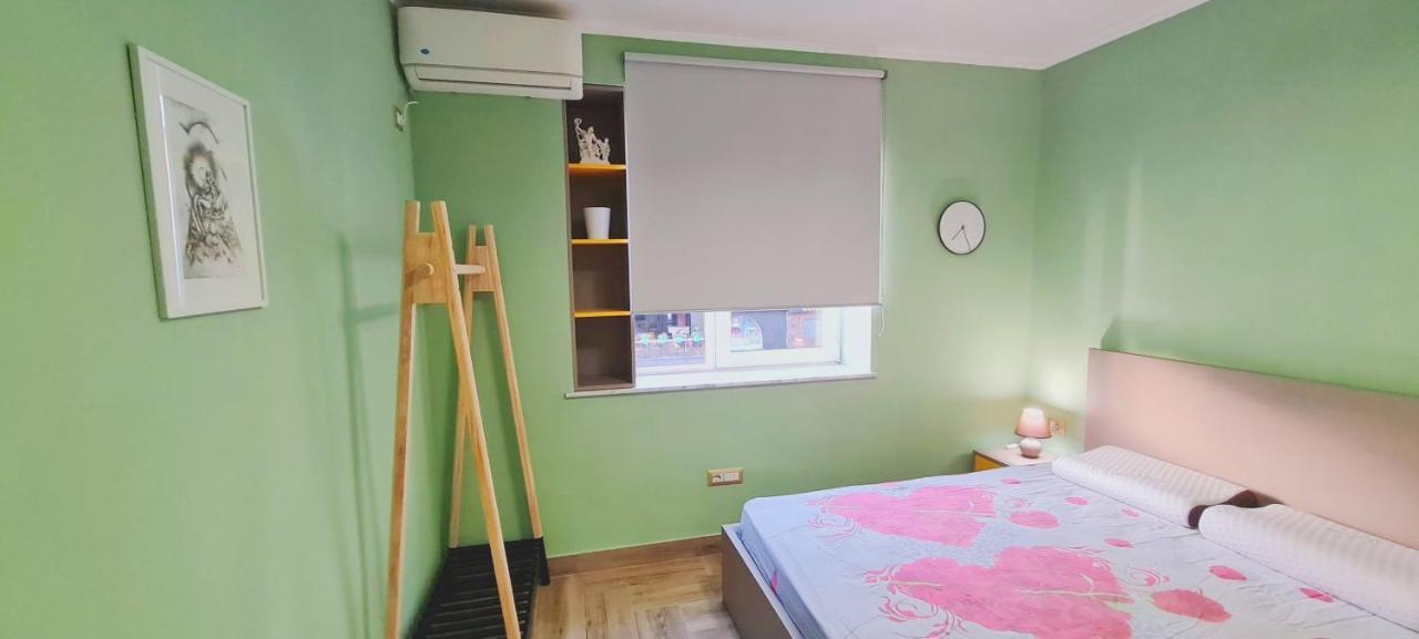Appartement 2V1 - Sheshi Willson à Tirana Extérieur photo